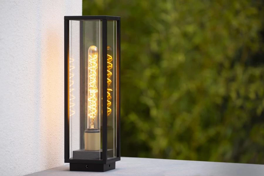 Lucide LAURENS - Lámpara baliza - 1xE27 - IP54 - Negro - ambiente 1
